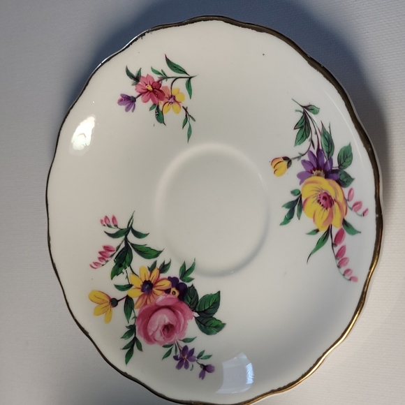 Crown essex  bone China  teacup and saucer made in England - Picture 4 of 7